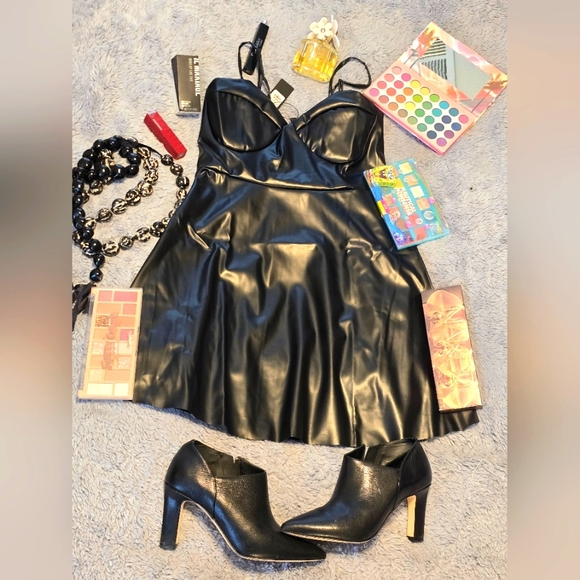 Black dress Size Medium NWT - Picture 5 of 6